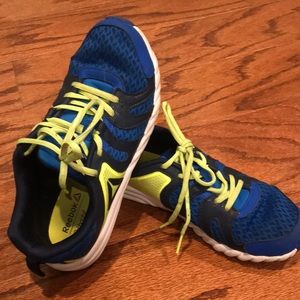 Reebok boy shoes in size 4 1/2 big kid